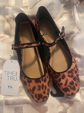 NWT Time and Tru Leopard Print Mary Jane Flats Fabric Upper Size 7.5